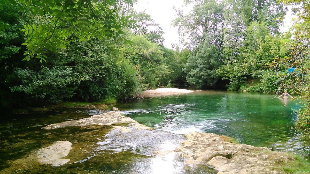 Chambre Du Sabotier - Studio Troglodytique - A 100 M Baignade En Riviere - Location De Canoe - Circuits Cyclo - Aire De Pique-Nique - 3 Restaurants Castelnaud La Chapelle Kültér fotó